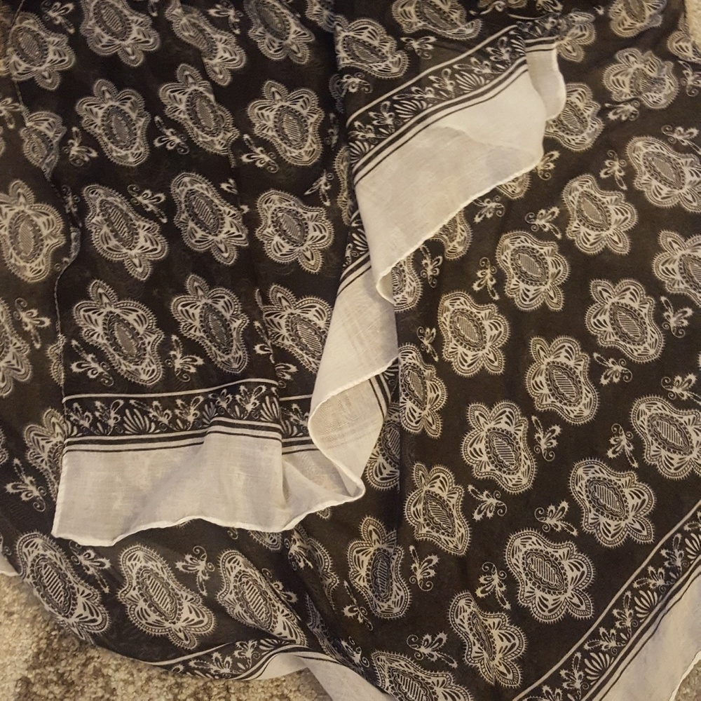 Beautiful very large scarf